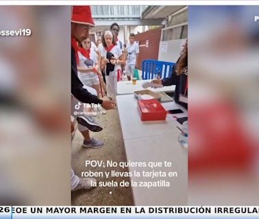 El asombroso truco de un joven para que no le roben la tarjeta durante los Sanfermines se hace viral en redes