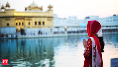 Most famous temples to visit for a spiritual journey in India - Amritsar (Golden Temple)