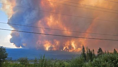 'Harrowing' 24 hours as wildfire burns homes near Golden, B.C.