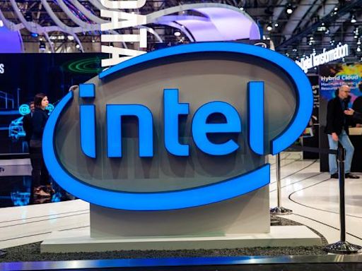 Intel (INTC) Debuts Integrated OCI Chiplet: Should You Buy?