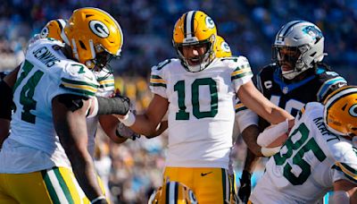 Packers star chooses to sit out first practice as contract talks continue