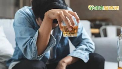 喝酒後反胃、胃不舒服？醫師曝酒後最適合吃的6種食物 有助緩解不適症狀