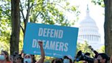 El 94% de ‘dreamers’ con DACA está empleado; han logrado mejor salario y comprado vivienda, revela reporte del CAP - La Opinión