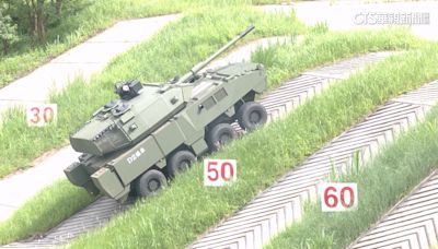 國造105公厘砲輪型戰車首曝光 軍備局展示性能