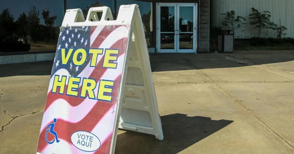 'Are you voting Democrat or Republican?' still prompts complaints from primary voters