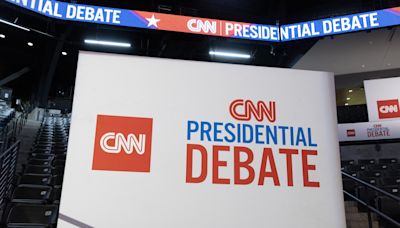 Así funciona el "spin room": aliados de Biden y de Trump calientan el debate con ataques