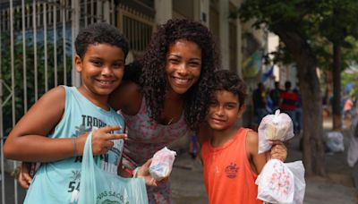 Dia de São Cosme e São Damião é marcado por tradição e fé no subúrbio | Rio de Janeiro | O Dia