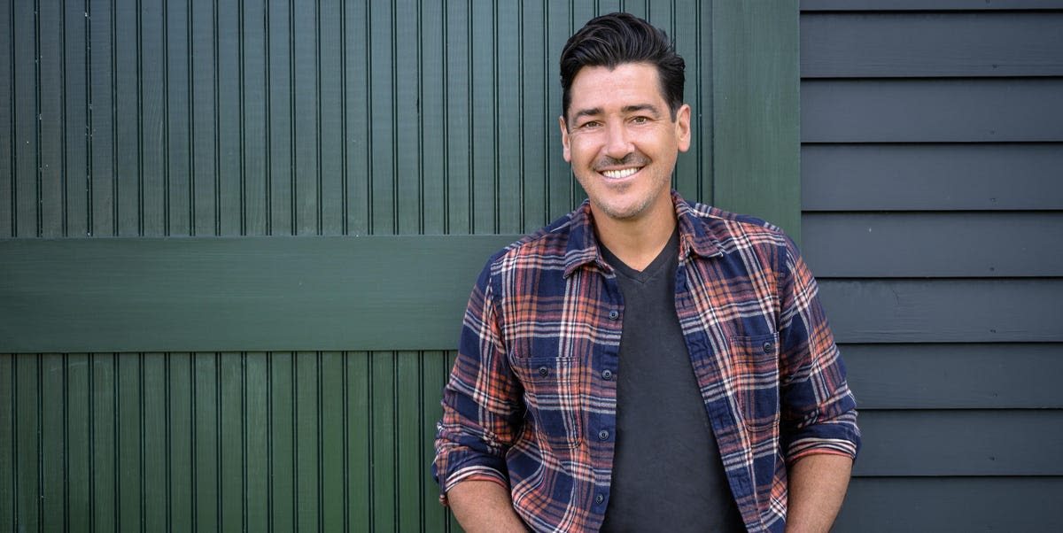 Jonathan Knight's Latest Announcement Has HGTV Fans "So Excited"