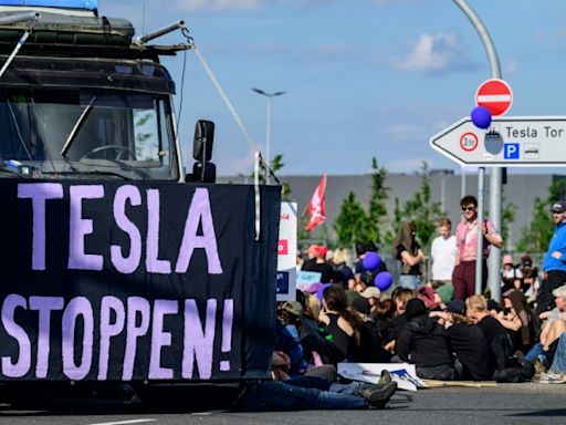 Votum in Grünheide: Gegner der Erweiterung des Tesla-Werks kündigen Widerstand an