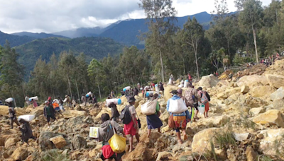 Hundreds missing after Papua New Guinea landslide