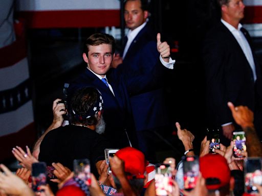 Les proches de Donald Trump entrent en campagne, première apparition sur scène pour Barron