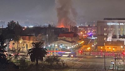 Incendio afecta al interior del Hospital Barros Luco en San Miguel