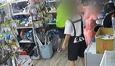 婦人為寄賣槓女店長！ 再挑釁店內客人反遭壓制