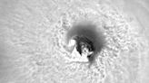 Meteorólogos captan imágenes espectaculares del ojo del huracán Beryl