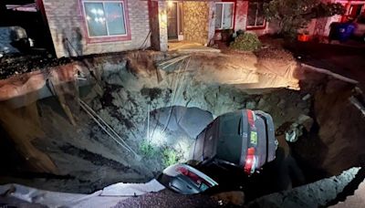 Sinkhole in Las Cruces, NM swallowed two cars, forced residents to leave their homes