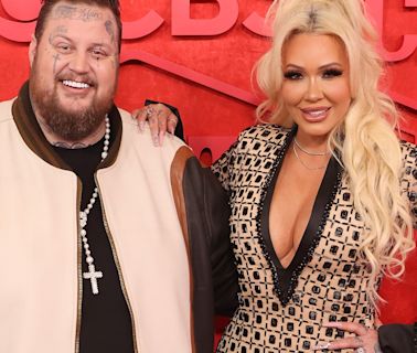 Jelly Roll's Wife Bunnie XO Claps Back After Meeting Her "Hall Pass" Crush - E! Online