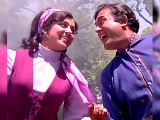 Not Hema Malini But This Actress Was Ramesh Sippy's First Choice For Seeta Aur Geeta