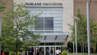 1977 mall directory shows Fairlane Town Center at its peak