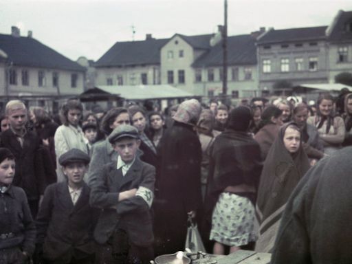 Auschwitz antes de Auschwitz: fotos inéditas muestran a la comunidad judía al borde del Holocausto