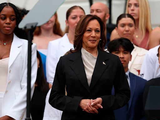 Kamala Harris alcanza el apoyo de suficientes delegados para garantizar su nominación