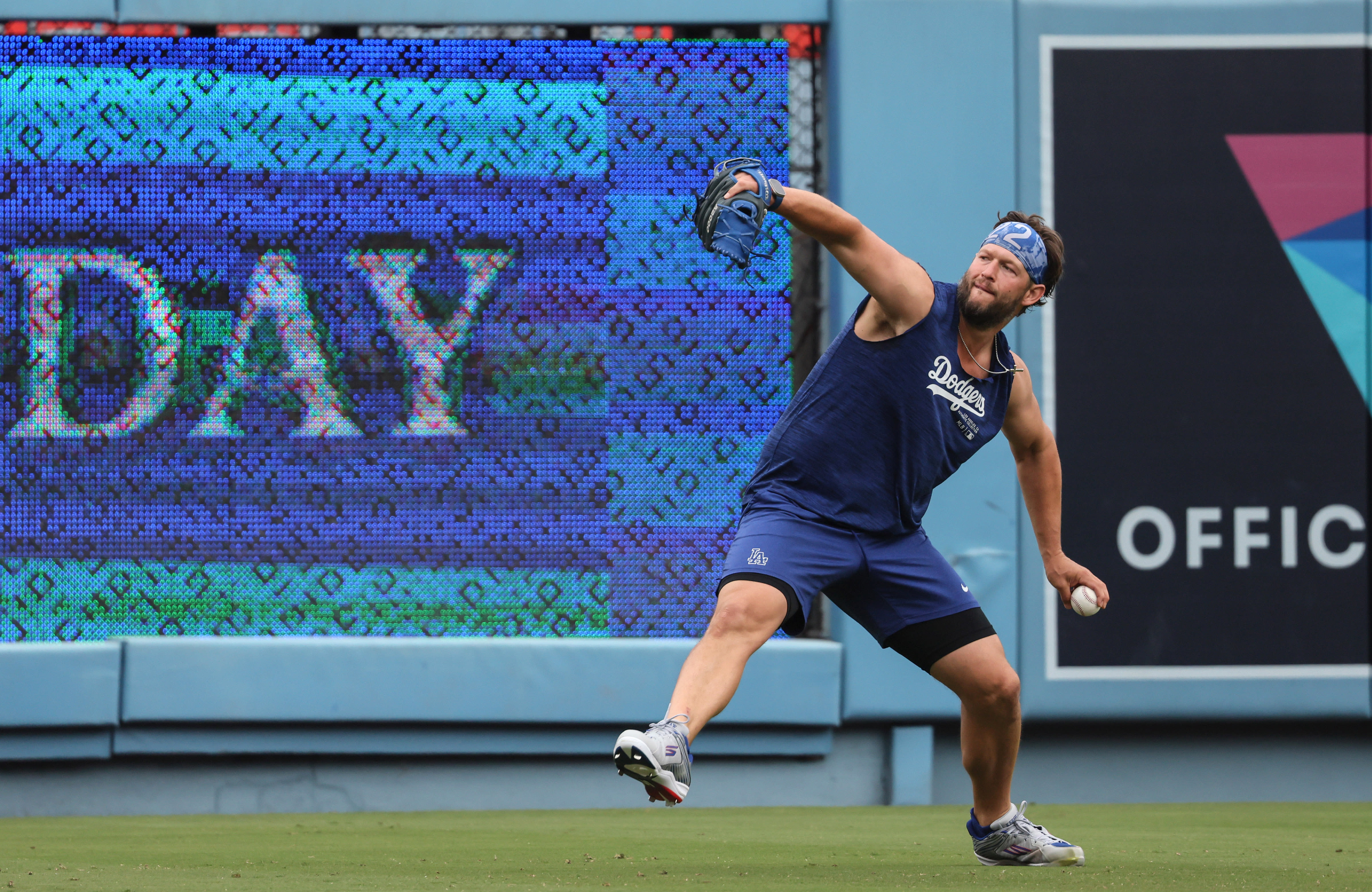 Miguel Rojas, Chris Taylor and Freddie Freeman fuel Dodgers comeback win over Royals