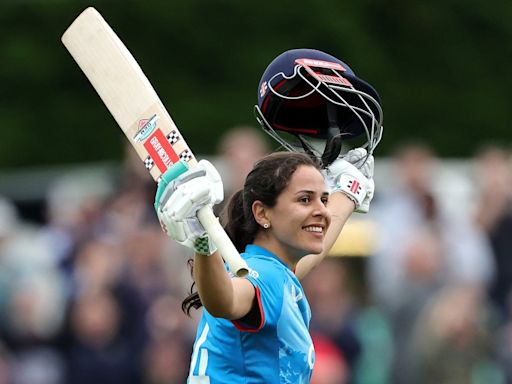 Maia Bouchier comes of age as maiden century gives England ODI series win over New Zealand