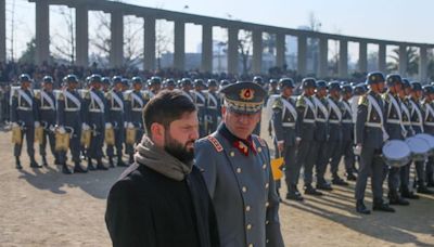 ¿Un Ejército más grande?: los guiños del general Iturriaga durante el Día de la Bandera para pedir la expansión de la institución - La Tercera