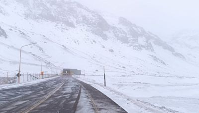 Paso cerrado: Chile tomó la medida de habilitar el tránsito interno hasta Portillo y desató la furia de los camioneros varados