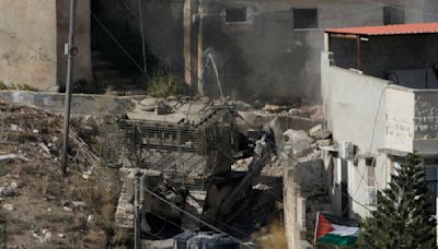 Soldados israelíes arrojaron desde techos los cuerpos de 4 personas durante redada en Cisjordania