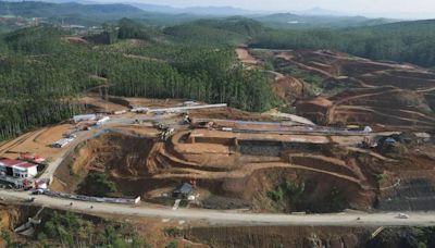 Indonesia uses cloud seeding as rain hampers new city's construction