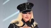 Madonna vuelve a mostrar fotos topless