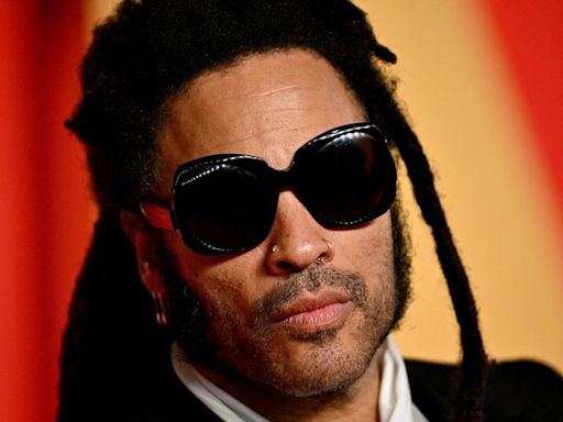 Lenny Kravitz revela que voto de celibato está relacionado com o pai