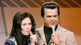 In 1978, Loretta Lynn & Conway Twitty Were the ‘Woman’ & ‘Man’ at No. 1: Chart Rewind