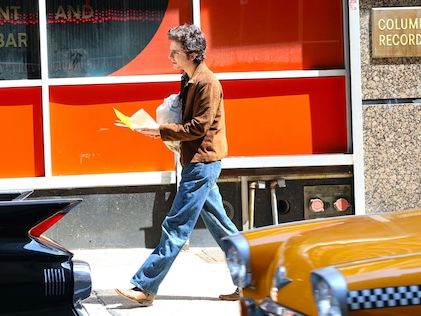 See latest Timothée Chalamet N.J. set photos from Bob Dylan movie