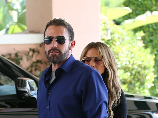 J.Lo and Ben Affleck Were Spotted "Kissing" and "Holding Hands" This Weekend