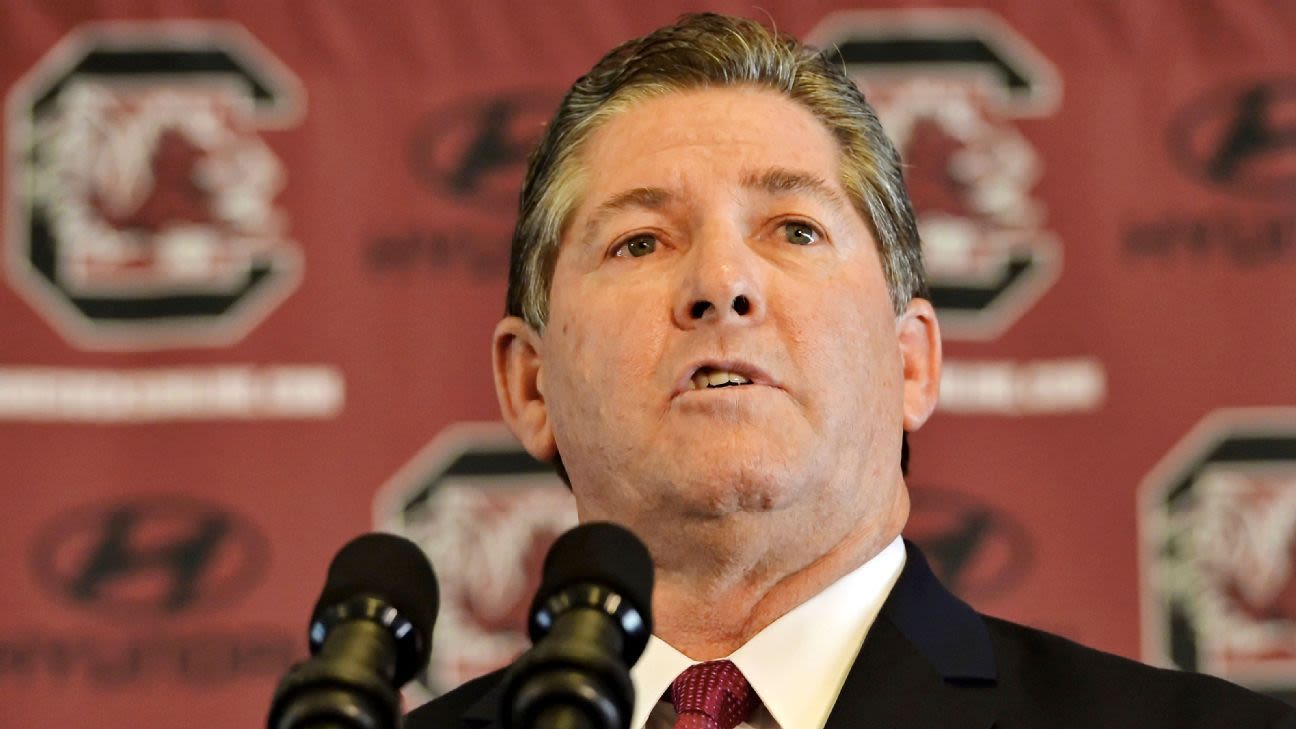 Tanner stepping down from South Carolina AD post