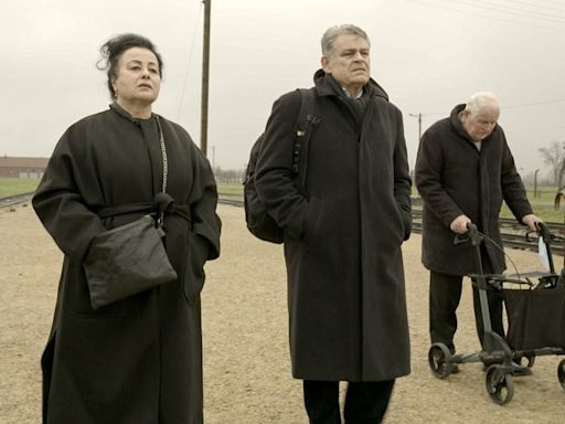 Descendants of Auschwitz survivors and its commandant tell of trauma