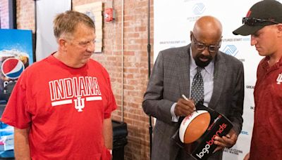 Mike Woodson visits, touts Hoosiers depth, Boys & Girls Clubs