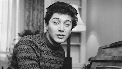 7 Romantic Paul Anka Songs That Will Make You Nostalgic For ‘Puppy Love’