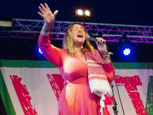 Charlotte Church sings ‘free Palestine’ with Glastonbury crowd