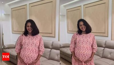 Amala Paul swirls into the 9th month while dancing to 'Omana Poove' with her baby bump, Netizens feel nostalgic - WATCH | Malayalam Movie News - Times of India