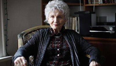 Alice Munro Shocker Didn't Shock Some of Her Colleagues