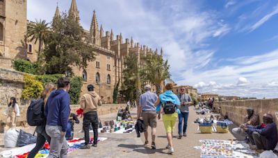 Claves: lo que ocurre si se limitan las plazas turísticas, y el rechazo a envejecer... de los niños