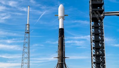 SpaceX dice que satélites de Starlink dispersos tras explosión en misión no amenazan la Tierra
