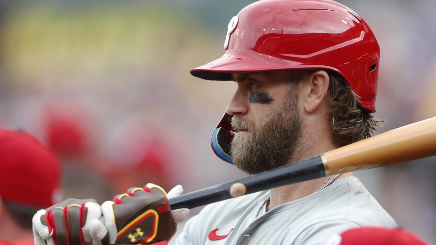 Watch: Bryce Harper smashes homer in first career at-bat at Target Field