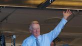 Vin Scully, legendary Dodgers broadcaster, dies at age 94