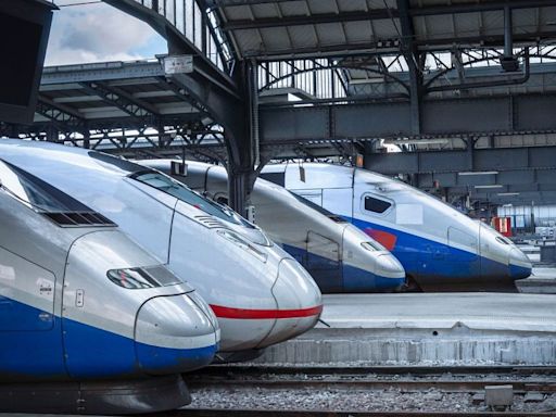 Lack of direct trains in Europe is pushing people to take flights, campaigners say