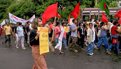 Why are students protesting in Kolkata?