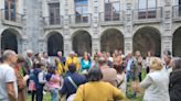 Más de seiscientas personas, 'muchas más de las previstas', participan en las visitas guiadas al monasterio de Cornellana