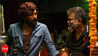 'Pushpa 2' director Sukumar enforces 'no phone' policy on set during climax shoot: Reports | Telugu Movie News - Times of India